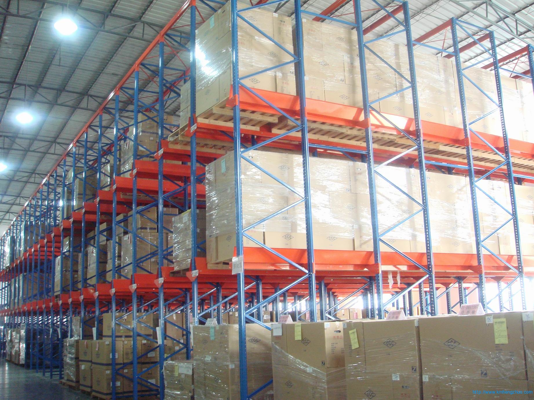 HZ-798型通廊式貨架 通廊式倉庫貨架應(yīng)用案例 HZ-798型通廊式貨架 通廊式倉庫貨架應(yīng)用案例